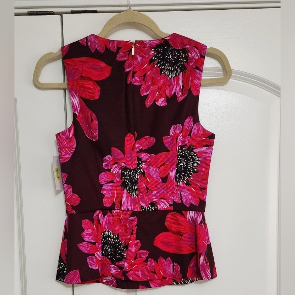 NWT TRINA TURK Pink Foral Peplum Top - Picture 3 of 6